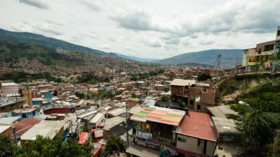Vue d'ensemble de la comuna 13 Medellin Colombie